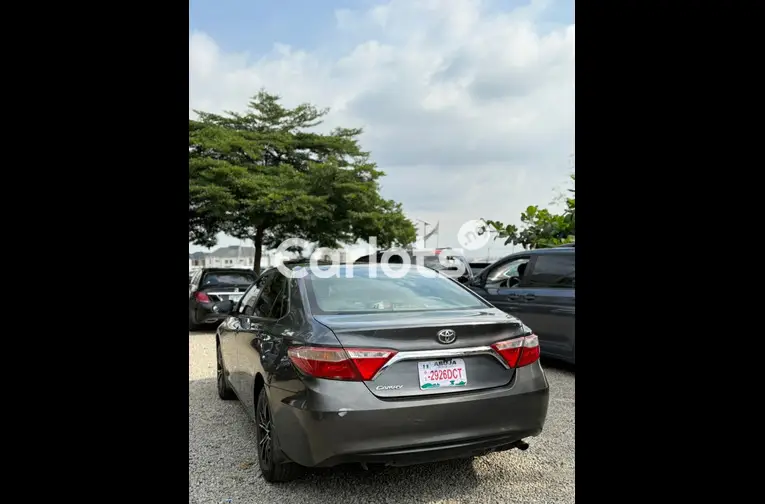 2017 TOYOTA CAMRY LE for sale in Abuja, FCT - thumbnail 5