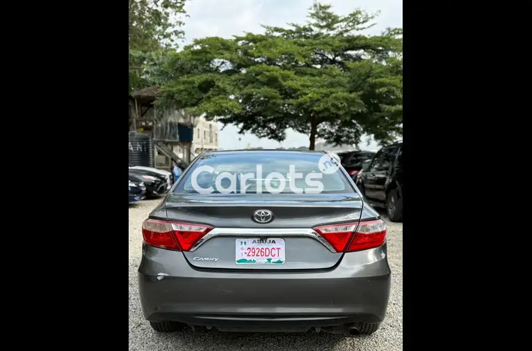2017 TOYOTA CAMRY LE - 6/6