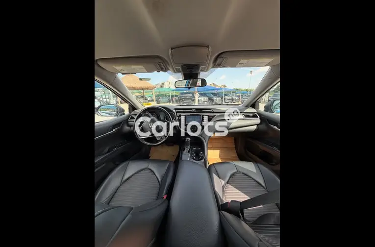 Foreign Used 2020 Toyota Camry SE for sale in Garki, FCT - photo 2 of 5