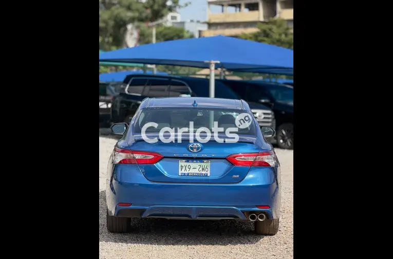 Foreign Used 2020 Toyota Camry SE for sale in Garki, FCT - thumbnail 5