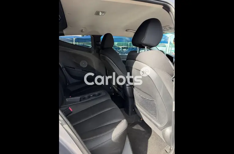 Foreign Used 2012 Hyundai Veloster for sale in Garki, FCT - photo 3 of 5