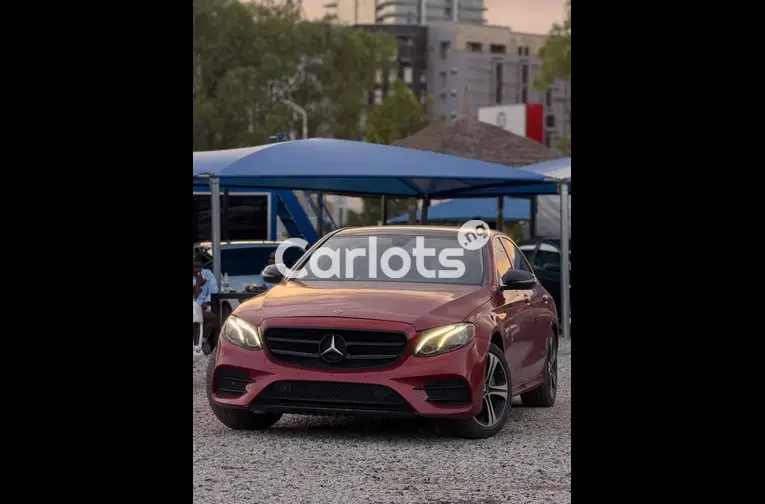 Extremely Clean Mercedes Benz E300 2017 - 1/6