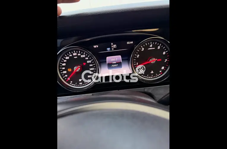 Extremely Clean Mercedes Benz E300 2017 - 5/6