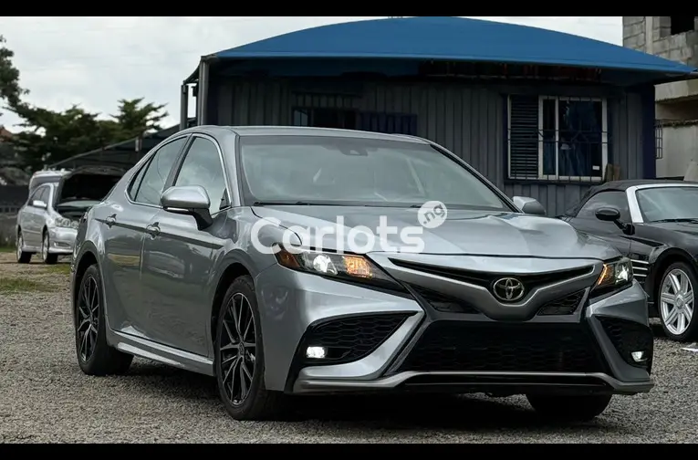 FOREIGN USED 2021 TOYOTA CAMRY SE for sale in Abuja, FCT - thumbnail 2