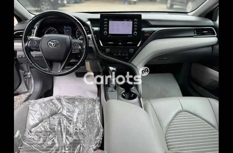 FOREIGN USED 2021 TOYOTA CAMRY SE for sale in Abuja, FCT - thumbnail 4