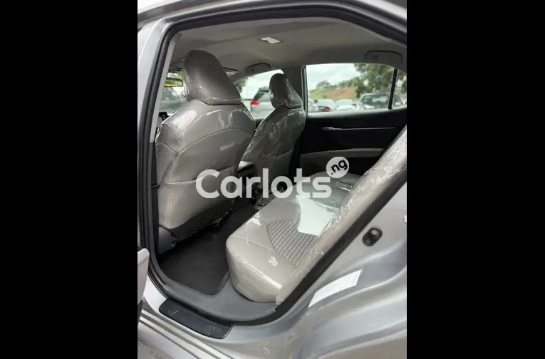 FOREIGN USED 2021 TOYOTA CAMRY SE for sale in Abuja, FCT