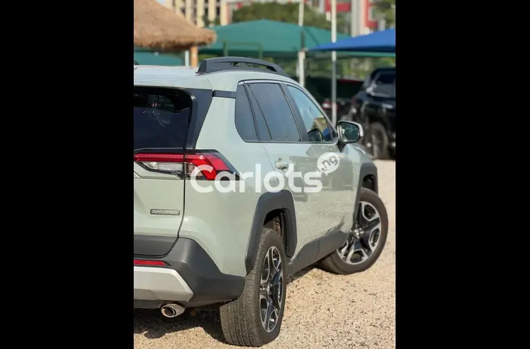 Foreign Used 2020 Toyota RAV4 - 6/7