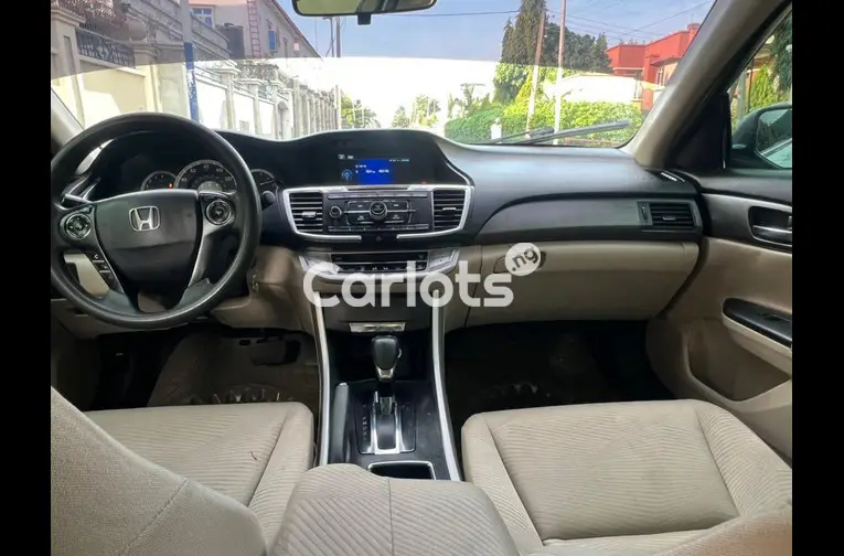 Nigerian Used TOKS STANDARD 2016 HONDA ACCORD for sale in Kaduna - thumbnail 3
