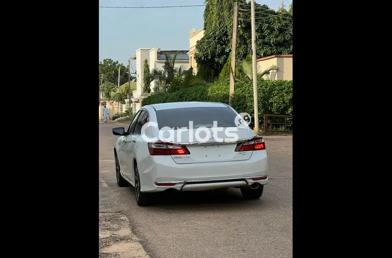 Nigerian Used TOKS STANDARD 2016 HONDA ACCORD for sale in Kaduna - thumbnail 6