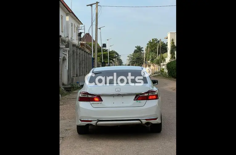 Nigerian Used TOKS STANDARD 2016 HONDA ACCORD for sale in Kaduna - thumbnail 7