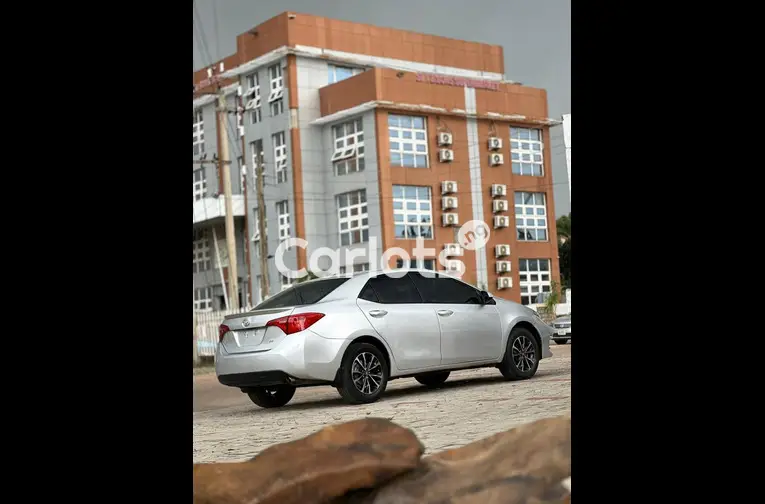 2018 UPGRADED TOYOTA COROLLA SE - 6/7