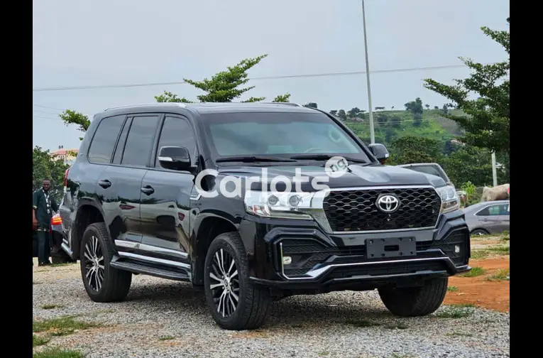 FOREIGN USED 2020 BULLETPROOF TOYOTA LAND CRUISER VIP - 1/7