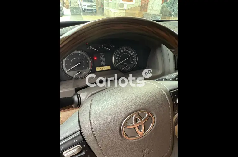 FOREIGN USED 2020 BULLETPROOF TOYOTA LAND CRUISER VIP for sale in Abuja, FCT - thumbnail 3