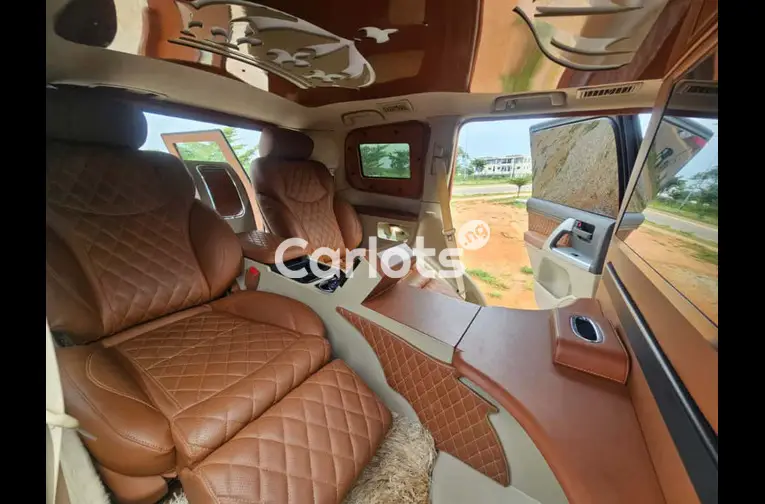 FOREIGN USED 2020 BULLETPROOF TOYOTA LAND CRUISER VIP for sale in Abuja, FCT - photo 6 of 7