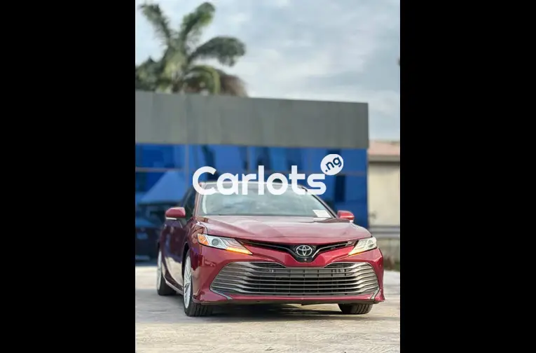 used Toyota Camry XLE 2018 - 1/7
