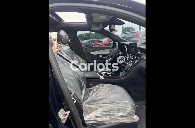 FOREIGN USED 2016 KEYLESS MERCEDES BENZ C300 for sale in Kaduna - photo 5 of 7