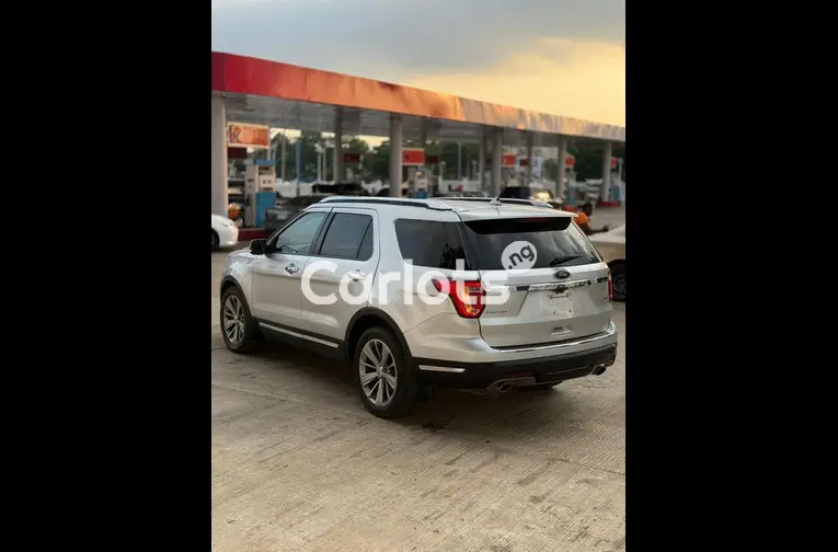 Nigerian Used 2018 FORD EXPLORER LIMITED for sale in Abuja, FCT - photo 7 of 7