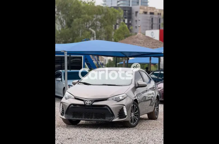 Extremely Clean 2014 Toyota Corolla - 1/7