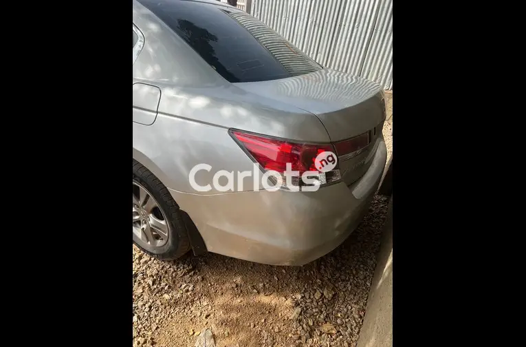 HONDA ACCORD 2010 - 6/6