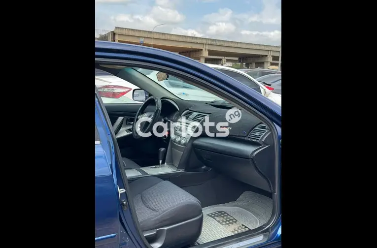 Nigerian Used TOKS STANDARD 2010 TOYOTA CAMRY SE for sale in Abuja, FCT - photo 3 of 6