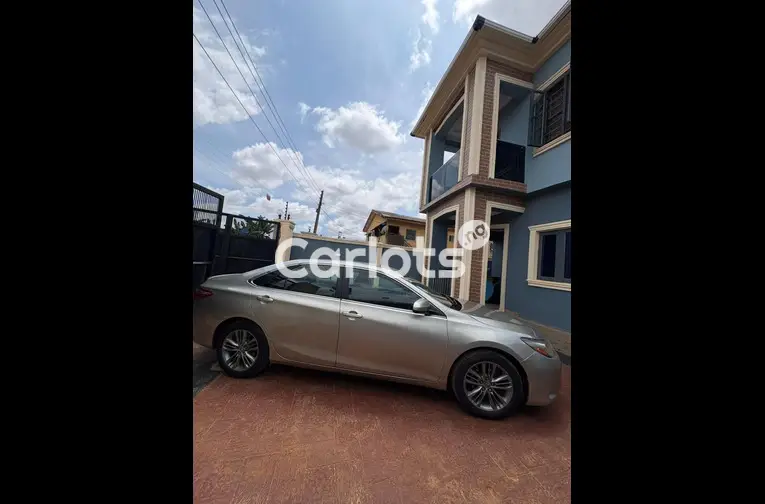TOKS STANDARD ACCIDENT FREE 2015 TOYOTA CAMRY SE - 2/7