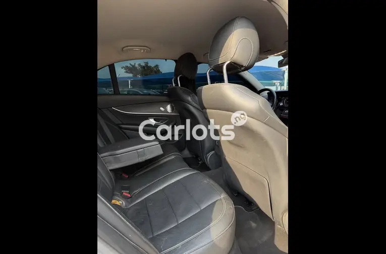 Foreign Used Clean 2017 Mercedes Benz E300 for sale in Garki, FCT - photo 4 of 6