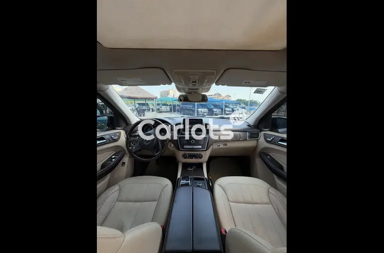 Extremely Clean 2016 Mercedes GLE 350 - 2/6