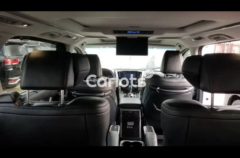 NEW ENTRY:FOREIGN USED 2020 TOYOTA ALPHARD LUXURY FULL OPTION for sale in Amuwo Odofin, Lagos - thumbnail 3