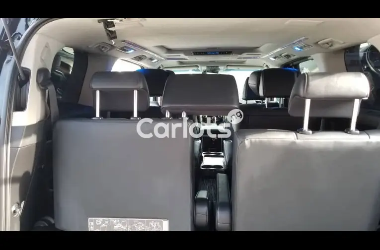 NEW ENTRY:FOREIGN USED 2020 TOYOTA ALPHARD LUXURY FULL OPTION for sale in Amuwo Odofin, Lagos - photo 4 of 7