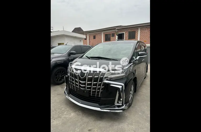 NEW ENTRY:FOREIGN USED 2020 TOYOTA ALPHARD LUXURY FULL OPTION for sale in Amuwo Odofin, Lagos - thumbnail 6