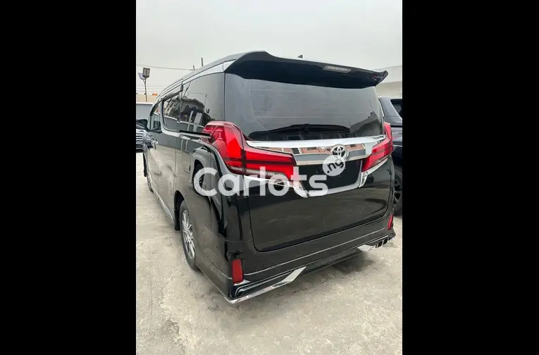 NEW ENTRY:FOREIGN USED 2020 TOYOTA ALPHARD LUXURY FULL OPTION for sale in Amuwo Odofin, Lagos - photo 7 of 7
