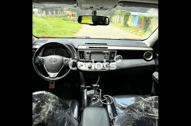 FOREIGN USED 2015 KEYLESS TOYOTA RAV4 LIMITED for sale in Abuja, FCT - thumbnail 3