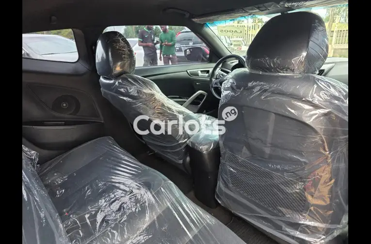FOREIGN USED 2016 HYUNDAI VELOSTER TURBO for sale in Kaduna, Kaduna - thumbnail 4