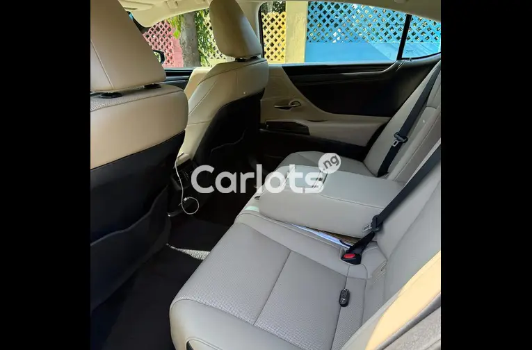 FOREIGN USED 2022 LEXUS ES350 for sale in Abuja, FCT - thumbnail 5