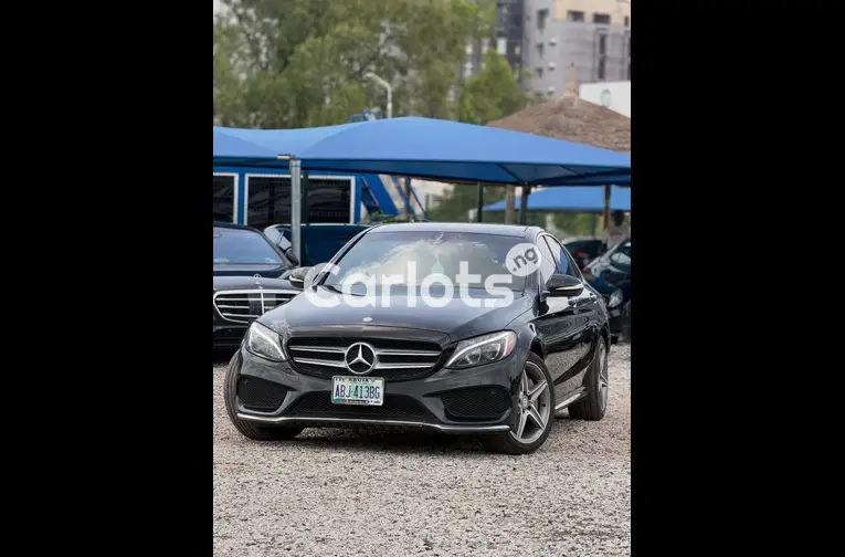 Clean 2015 Mercedes C400 - 1/6