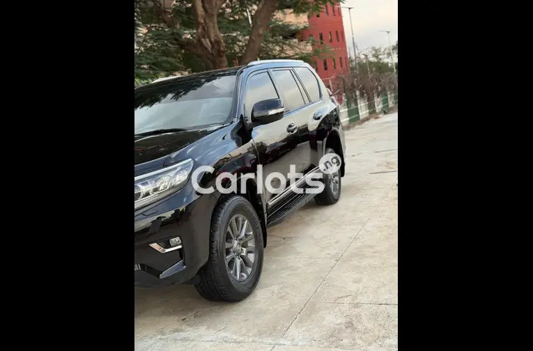 BRAND NEW 2023 TOYOTA LAND CRUISER PRADO TX.L - 2/7
