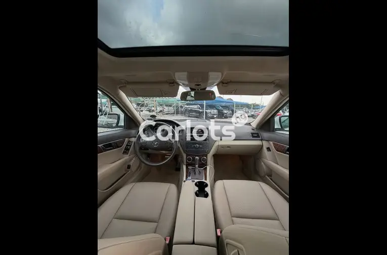 2010 Mercedes Benz C300 for sale in Garki, FCT - thumbnail 3