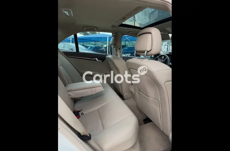 2010 Mercedes Benz C300 for sale in Garki, FCT - thumbnail 4