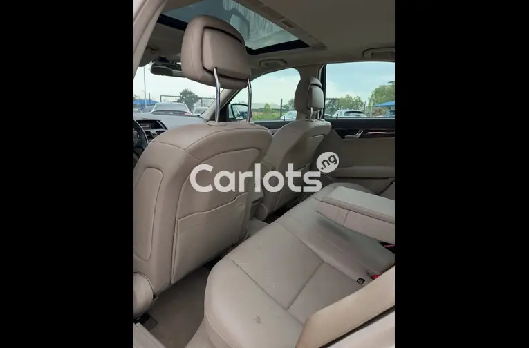 2010 Mercedes Benz C300 for sale in Garki, FCT - thumbnail 5