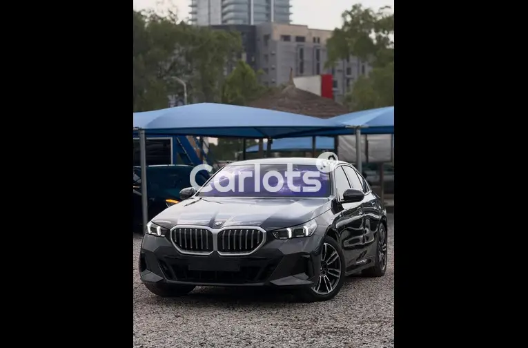 2025 BMW 520i - 1/7