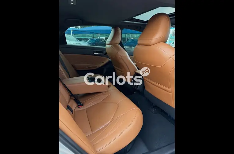Foreign Used 2019 Toyota Avalon hybrid for sale in Garki, FCT - thumbnail 4