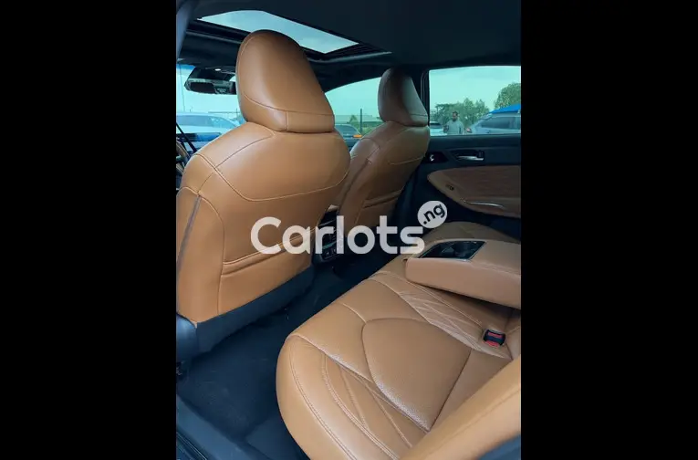 Foreign Used 2019 Toyota Avalon hybrid for sale in Garki, FCT - thumbnail 5