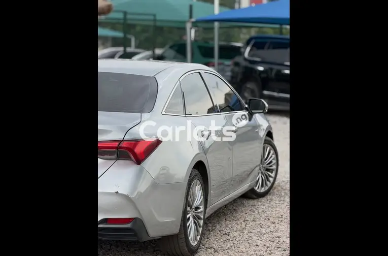 Foreign Used 2019 Toyota Avalon hybrid for sale in Garki, FCT - thumbnail 6