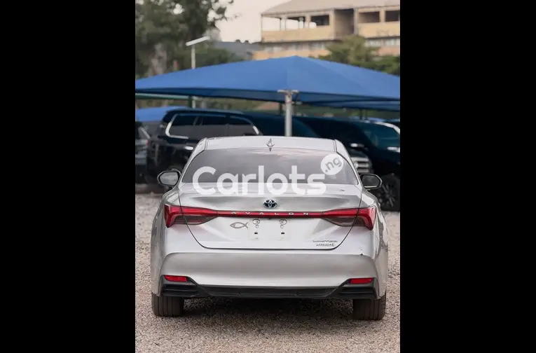 Foreign Used 2019 Toyota Avalon hybrid for sale in Garki, FCT - thumbnail 7