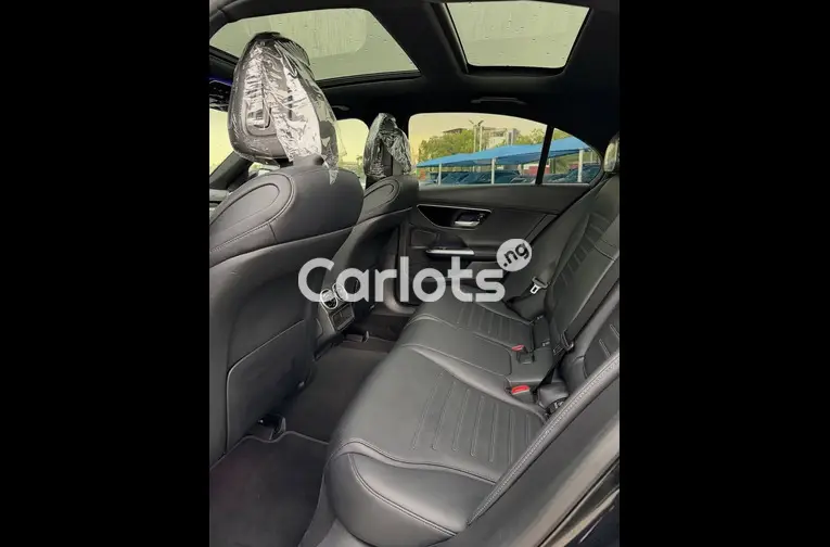 Foreign Used 2023 Mercedes Benz C300 for sale in Garki, FCT - thumbnail 4