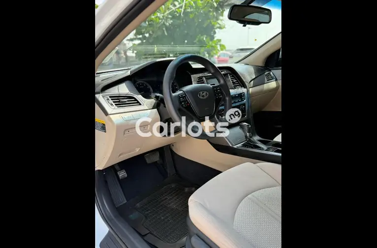 NEW ENTRY FOREIGN USED 2016 HYUNDAI SONATA for sale in Abuja, FCT - photo 3 of 7