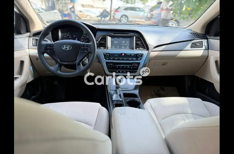 NEW ENTRY FOREIGN USED 2016 HYUNDAI SONATA for sale in Abuja, FCT - photo 4 of 7