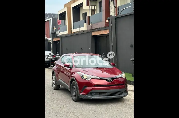 NEW ARRIVAL FOREIGN USED 2019 TOYOTA C-HR for sale in Ikeja, Lagos - photo 5 of 7