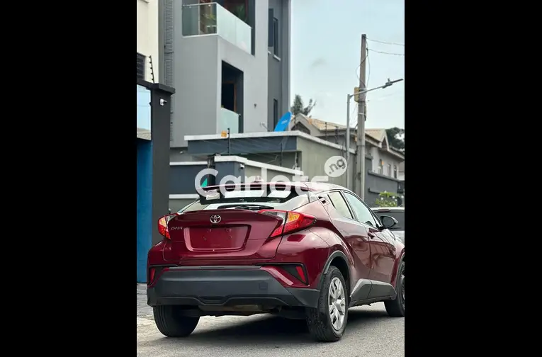 NEW ARRIVAL FOREIGN USED 2019 TOYOTA C-HR for sale in Ikeja, Lagos - thumbnail 6