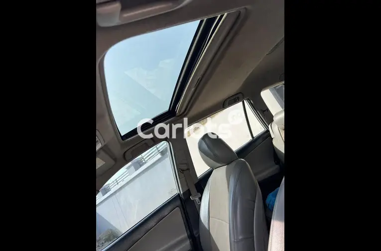 Nigerian Used FIRST BODY KEYLESS 2010 TOYOTA RAV4 for sale in Kaduna - thumbnail 4